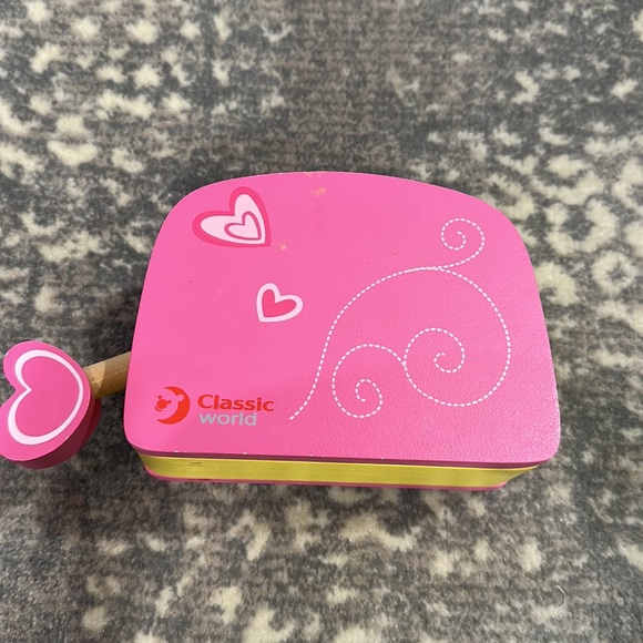 CLASSIC WORLD WOID TOASTER FOR A CHILDS KITCHEN - Picture 4 of 9